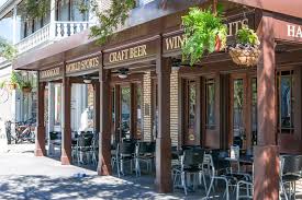 half wall beer house. Picture of a great restaurant in Deland Florida